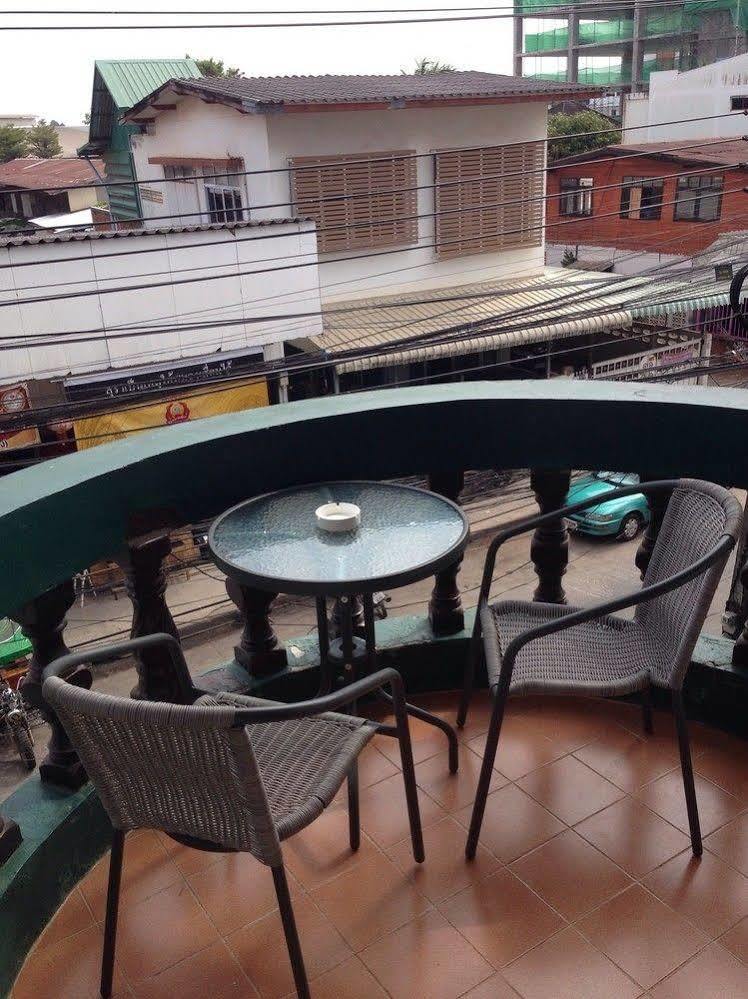 Hotel The Irish Clock Udon Thani Esterno foto